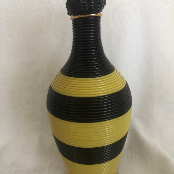 MCM Art Decor Wine Decanter - Picture 4 of 7